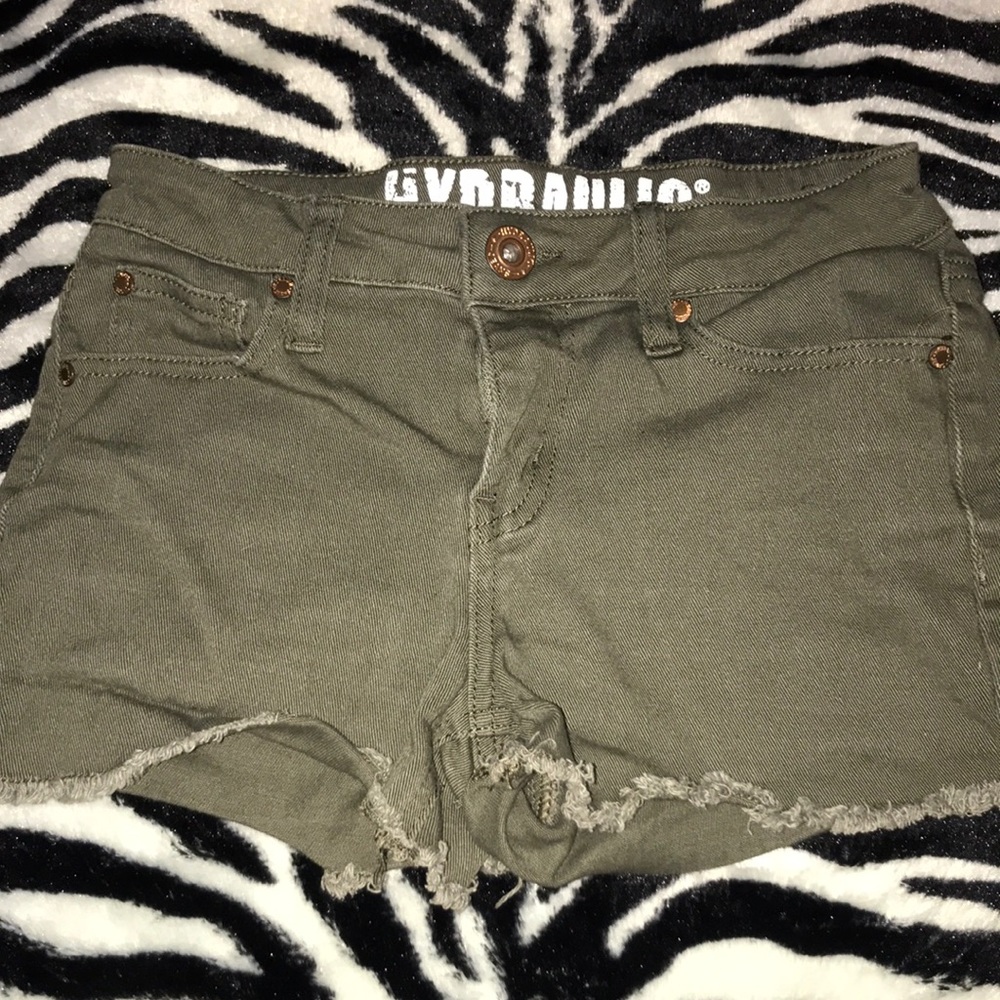Hydraulic shorts
